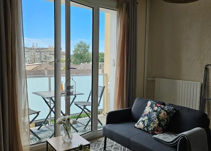 Appartement F3 - Calme, Meuble Et Chaleureux